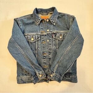 Levi's Classic Denim Jacket in Blue